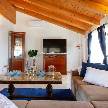 Gold Istra 3*