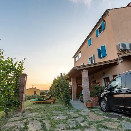 בית הארחה Gold Istra