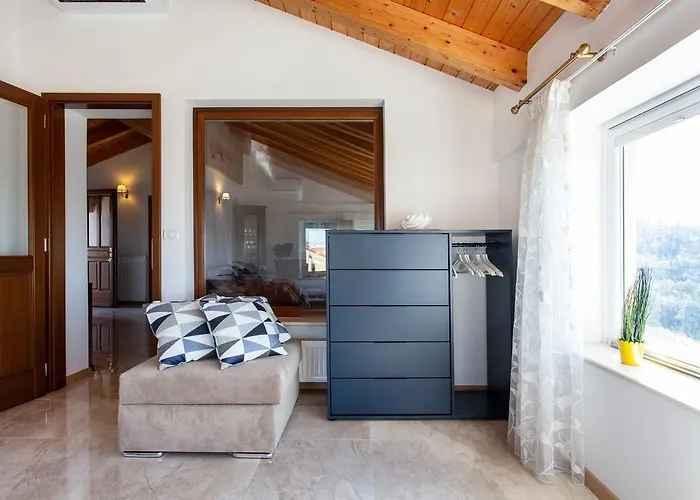 Gold Istra בית הארחה 3*